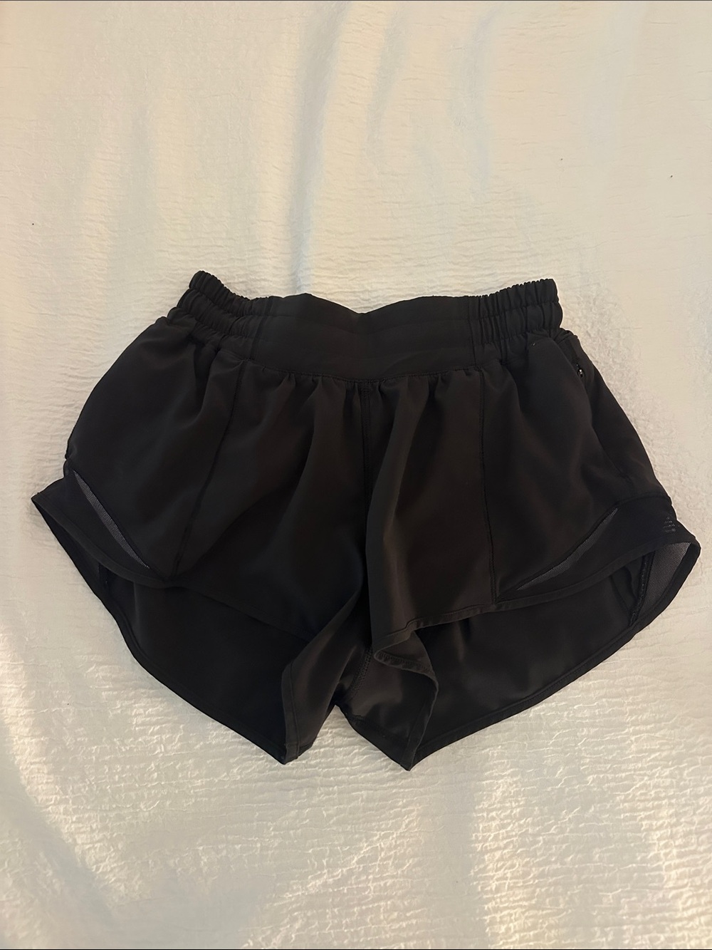 Lululemon Low Rise Hotty Hot Shorts 2.5”